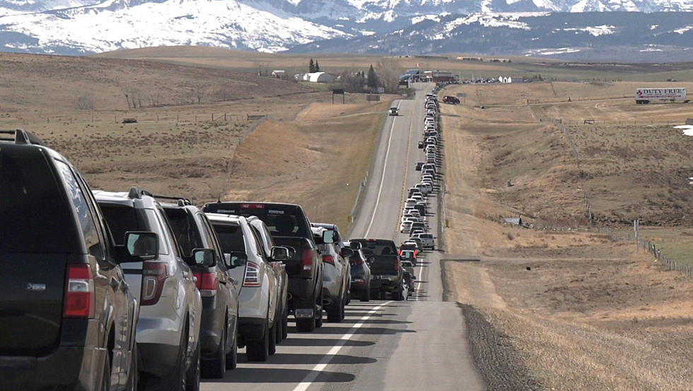 Montana Blackfeet Nation Donate Vaccines to Neighbors in Canada