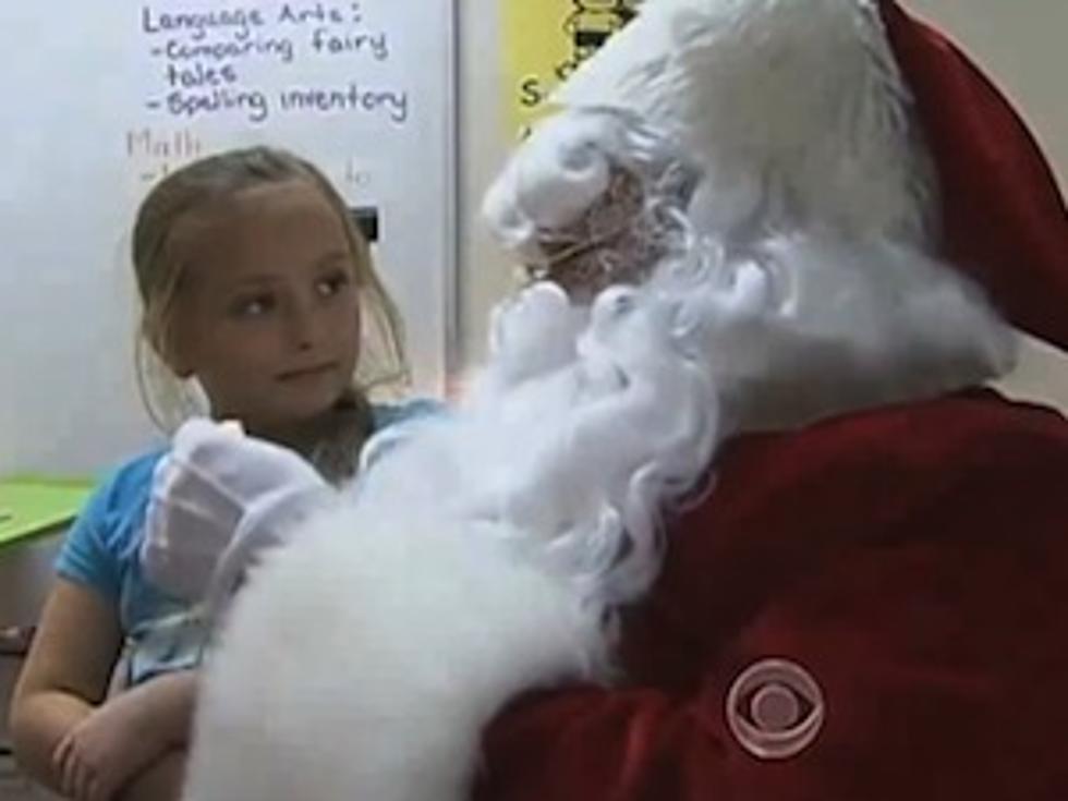 &#8216;Santa&#8217; Grants Little Girl&#8217;s Christmas Wish By Bringing Her Father Back From Iraq [VIDEO]