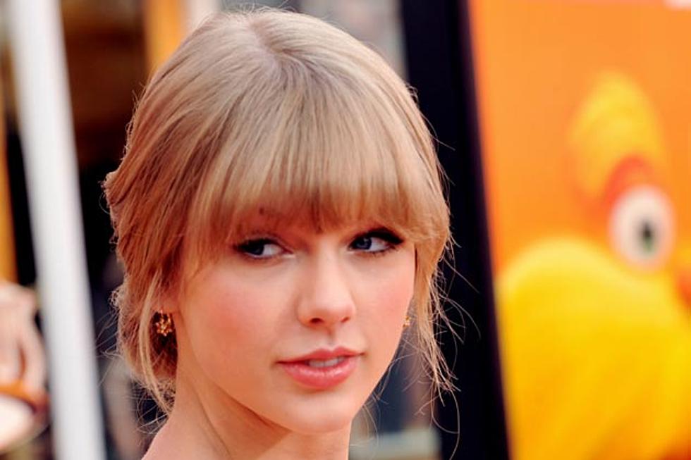 Taylor Swift Doesn’t Recommend Subbing Sharpie for Eyeliner