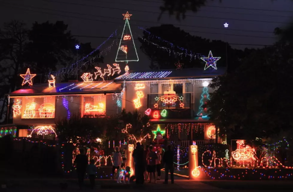 Put Your Christmas Lights Up This Week…While You Still Can