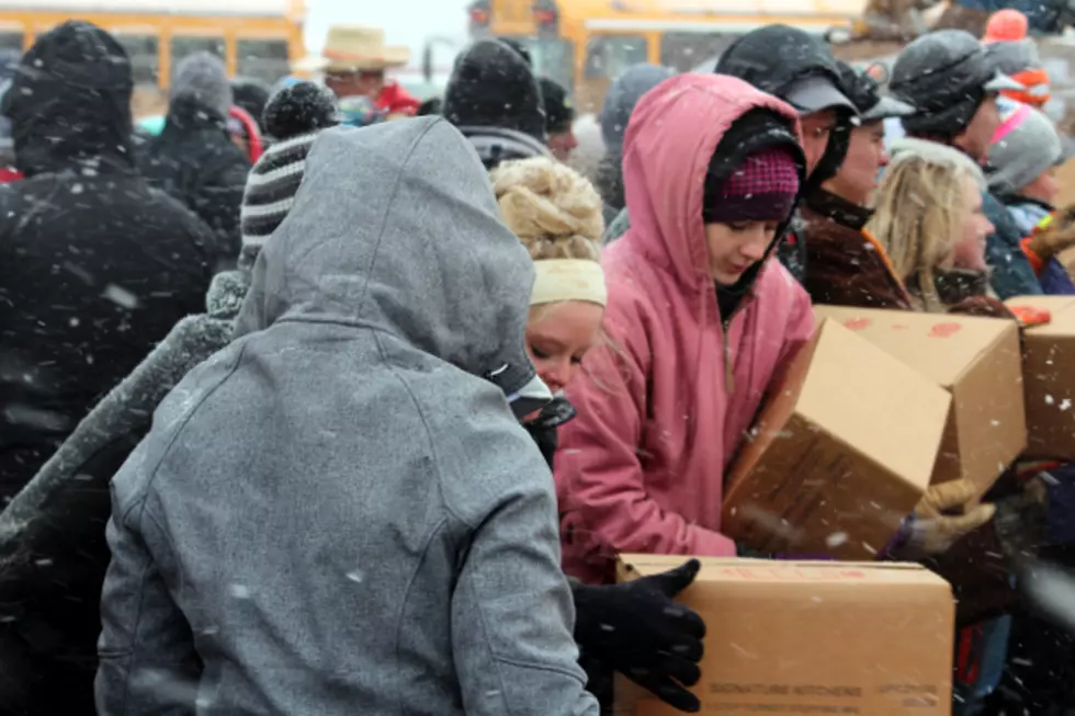 Flakesgiving on Friday Morning – Assembling Meals in the Snow in Billings