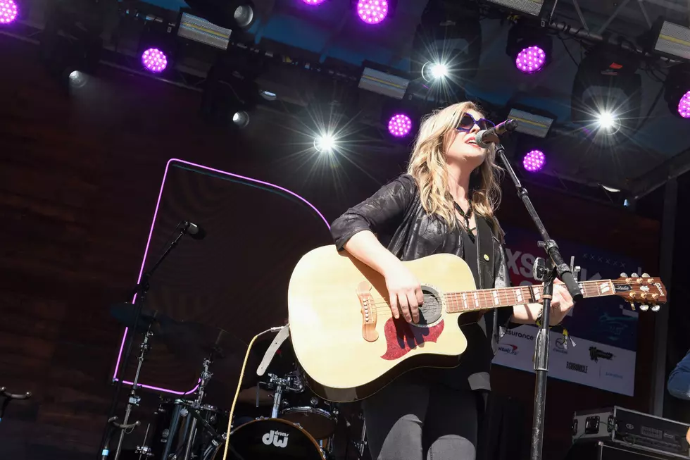 Sunny Sweeney Performs at Pub Station in February