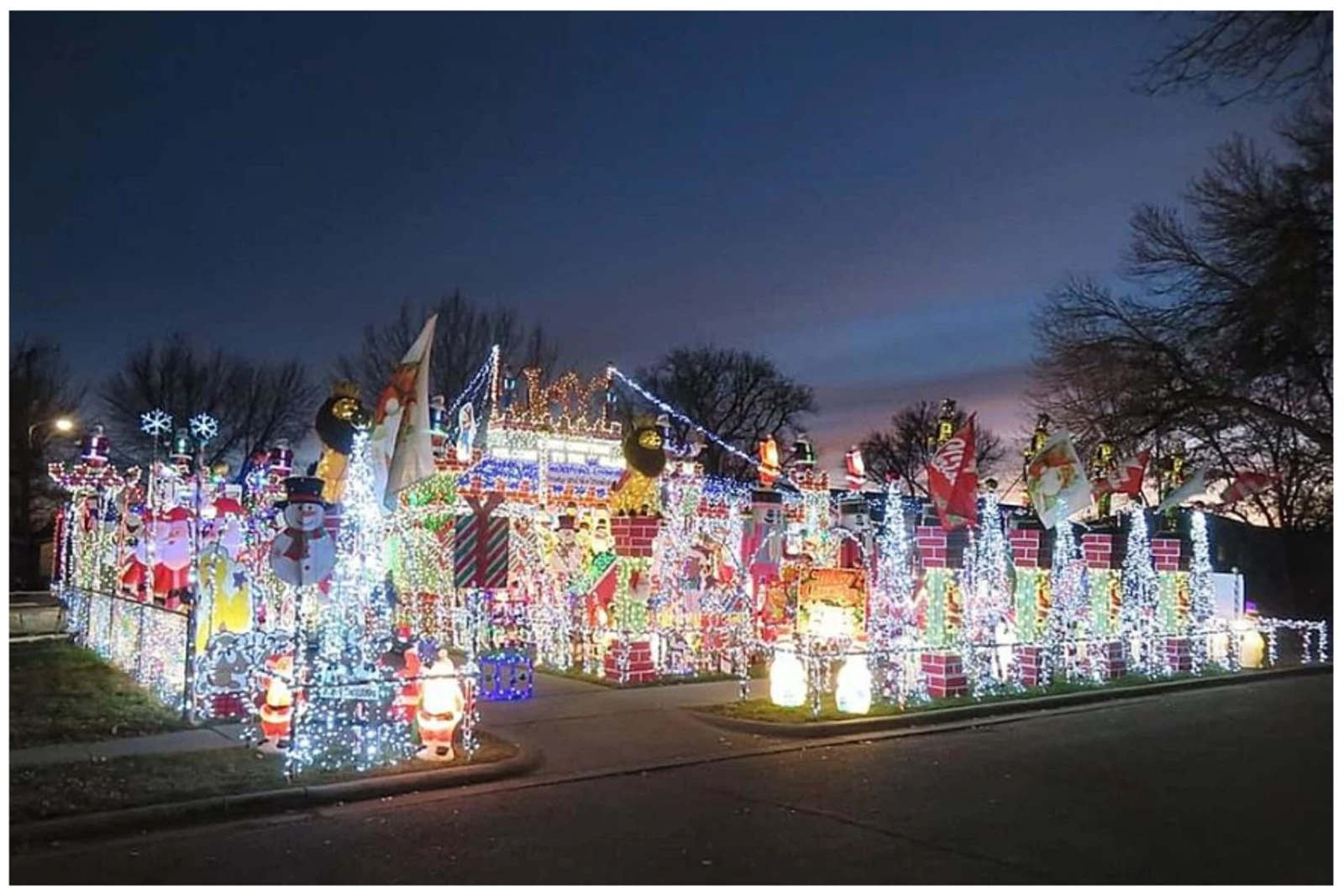 Show Us Your Lights, Billings. You Could Win 500 for Christmas