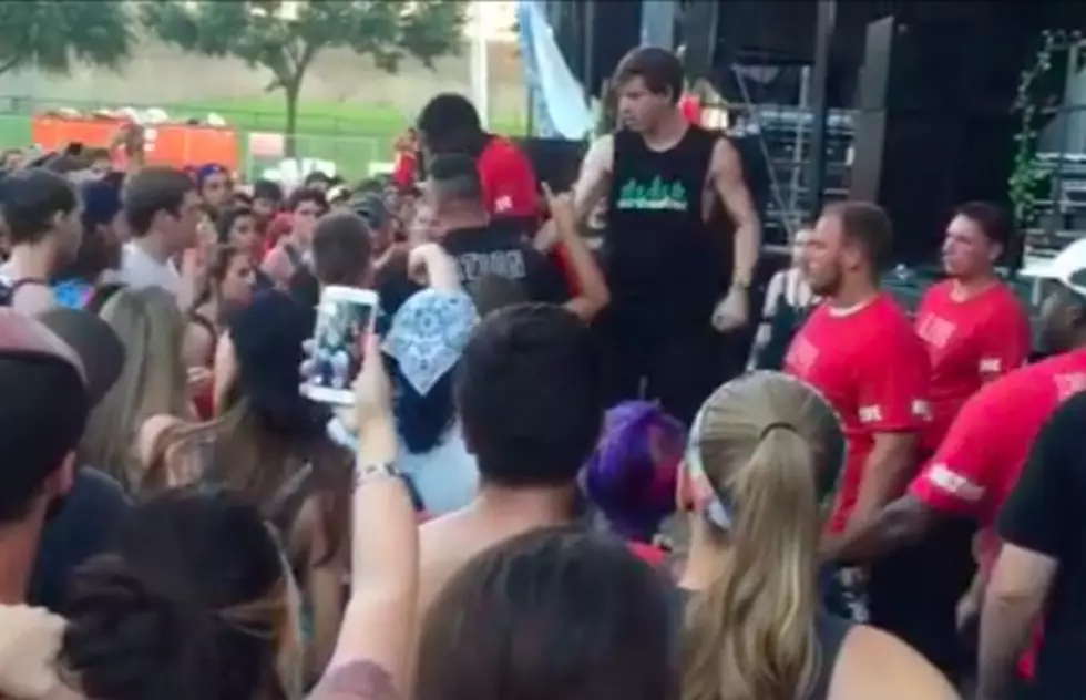 In Hearts Wake frontman intervenes with Warped Tour security—watch