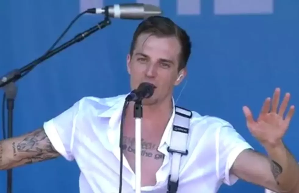 The Maine singer stops mid-song, tells crowd to put their phones away—watch