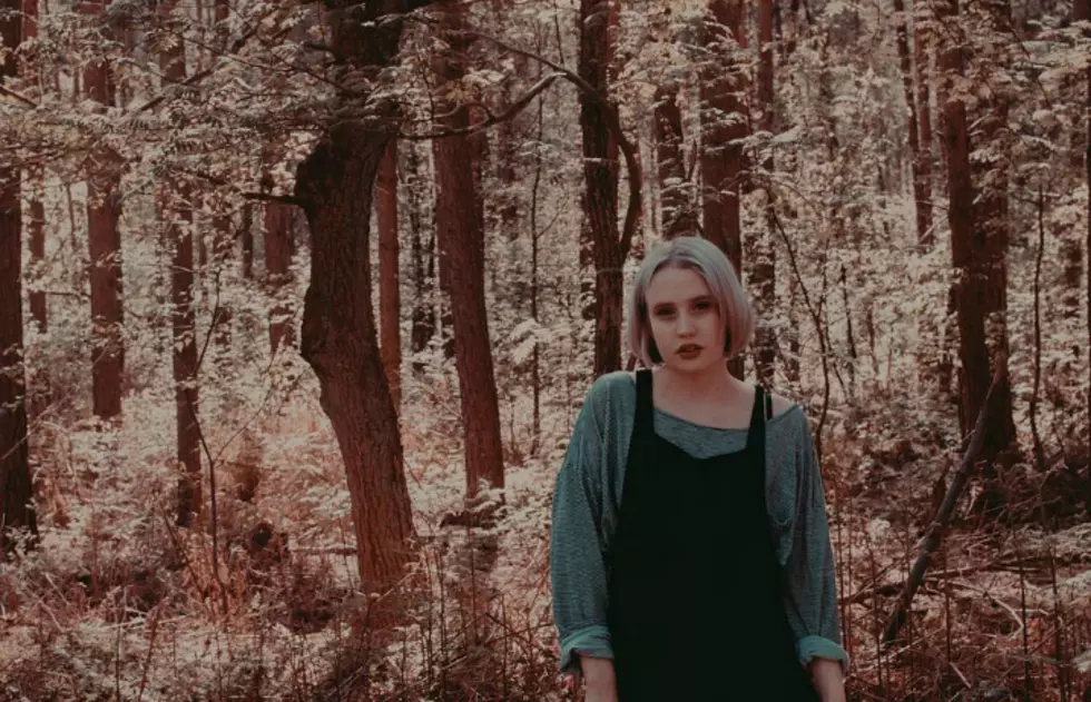 Singer/songwriter Lizzy Farrall premieres personal new track &#8220;Pack Of Wolves&#8221;—listen