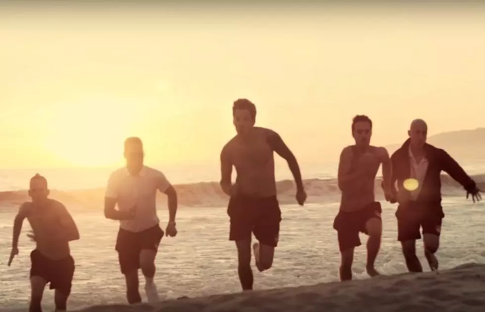 Simple Plan recreate &#8216;Baywatch&#8217; with Nelly in epic &#8220;I Don&#8217;t Wanna Go To Bed&#8221; music video