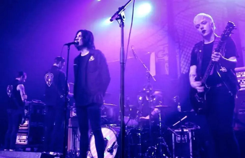 Watch Creeper&#8217;s Will Gould help crowd surfers at barricade in live &#8220;Misery&#8221; performance