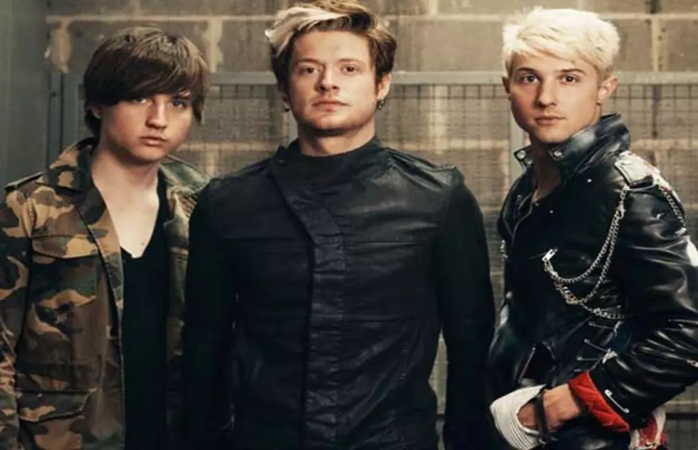 Hot Chelle Rae release &#8220;Recklessly&#8221; live video