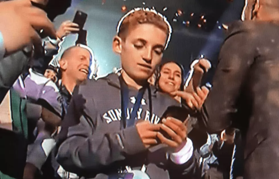 &#8220;Selfie Kid&#8221; shares what he was looking up on his phone during JT&#8217;s performance