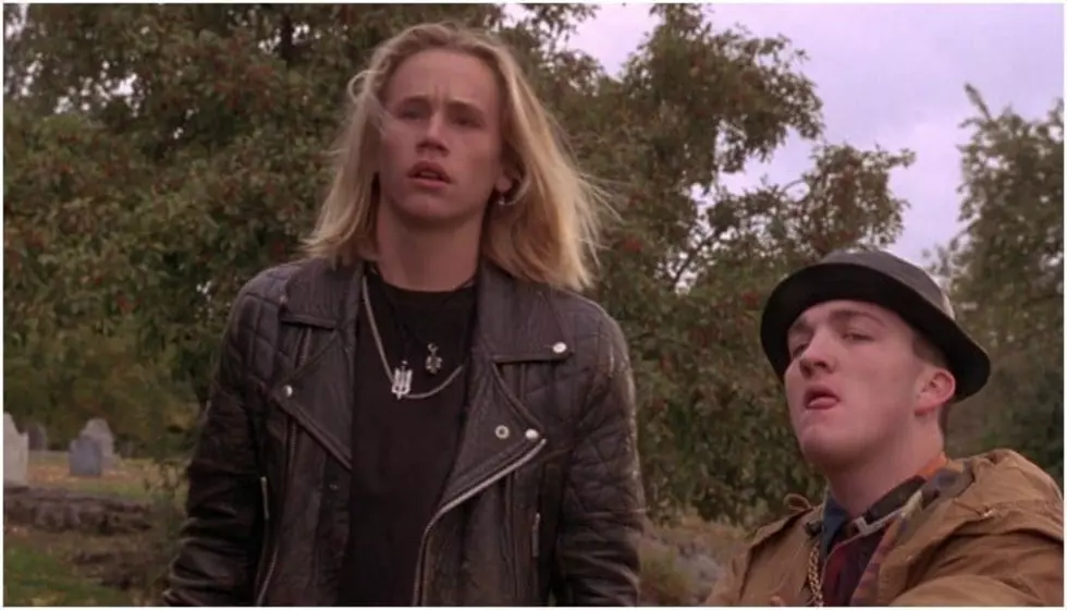 The bullies of &#8216;Hocus Pocus&#8217; recreated a scene from the film &#8211; Watch
