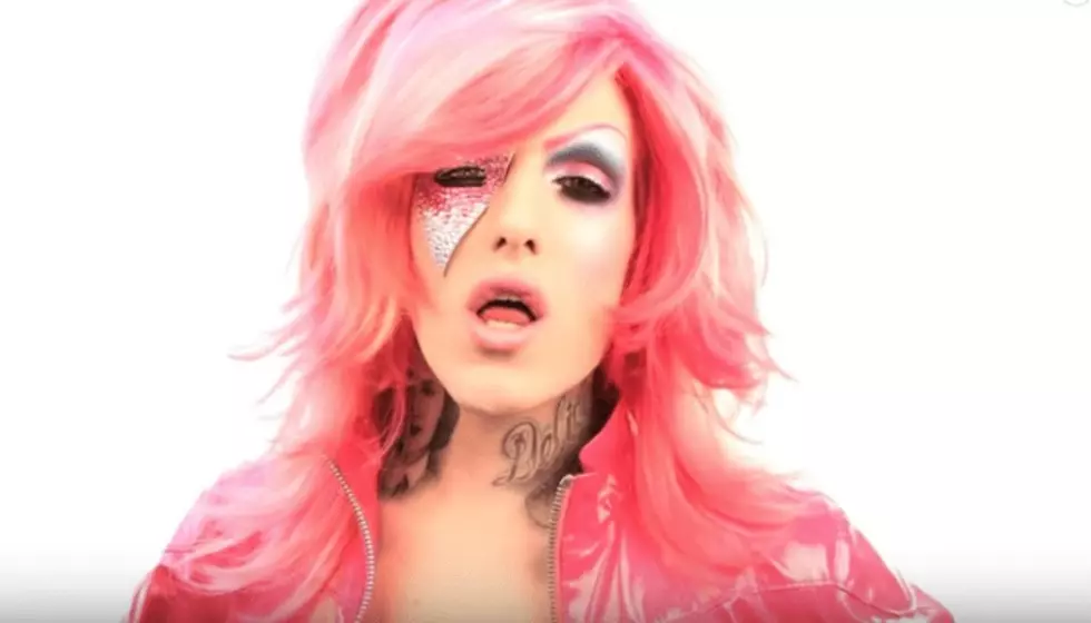 Jeffree Star embraces Warped Tour days with throwback jam session