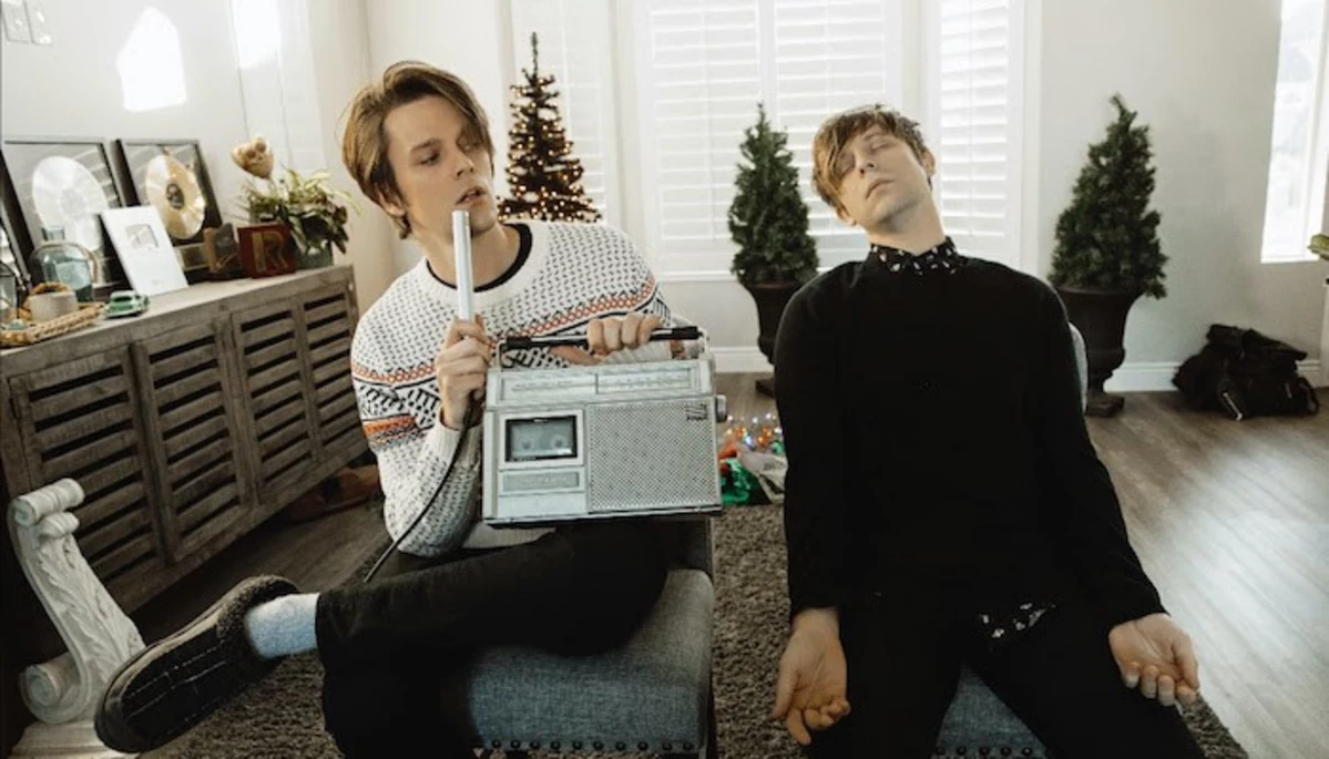 iDKHOW on ‘Christmas Drag‘ EP marking the most wonderful sound of the year