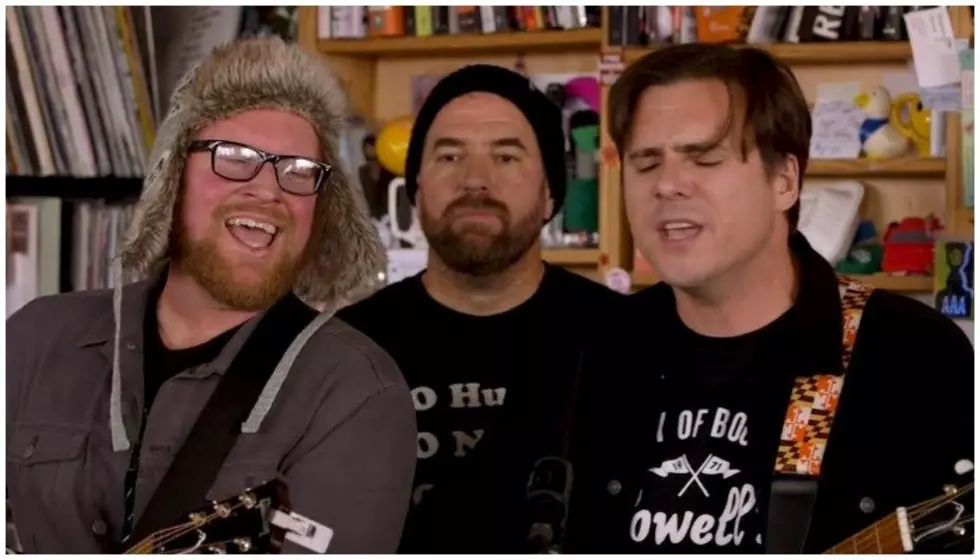 Jimmy Eat World deliver stripped-back “The Middle” in Tiny Desk set