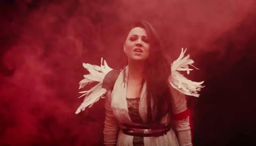 Evanescence drop crimson-packed &#8220;The Chain&#8221; video