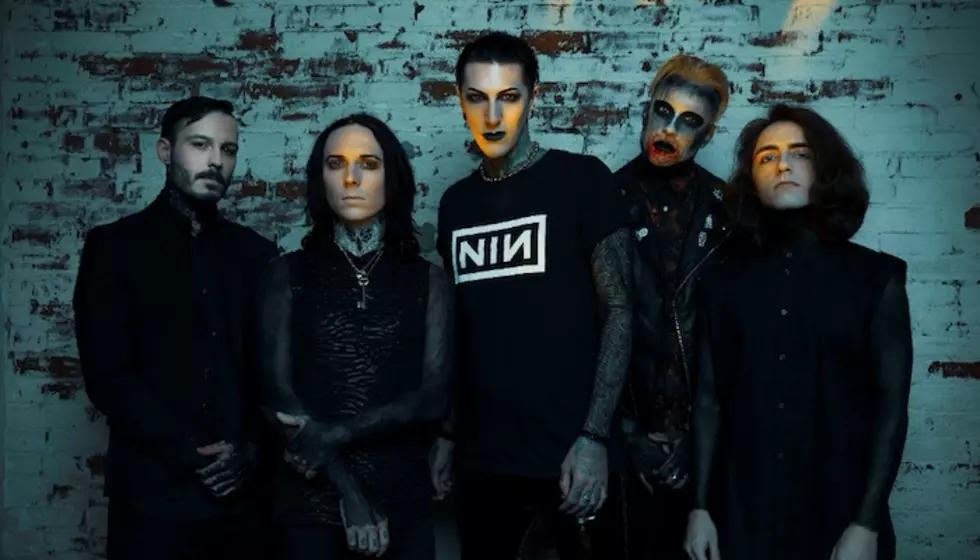 See why Motionless In White’s first photo shoot was so awkward