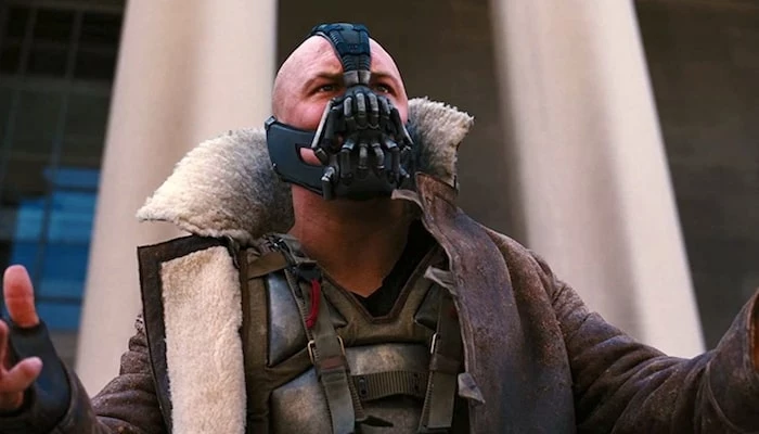 Gå op Arctic maskulinitet Someone should tell Batman fans Bane masks aren't exactly protective