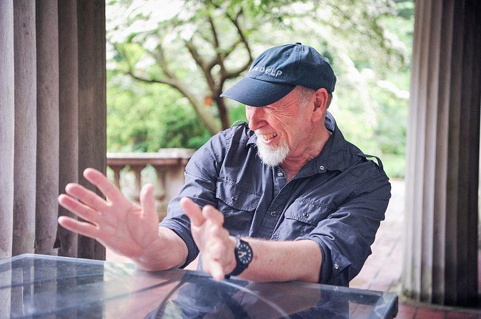 Friends and neighbors: Richard Thompson, a Celt in the garden (with guitar)