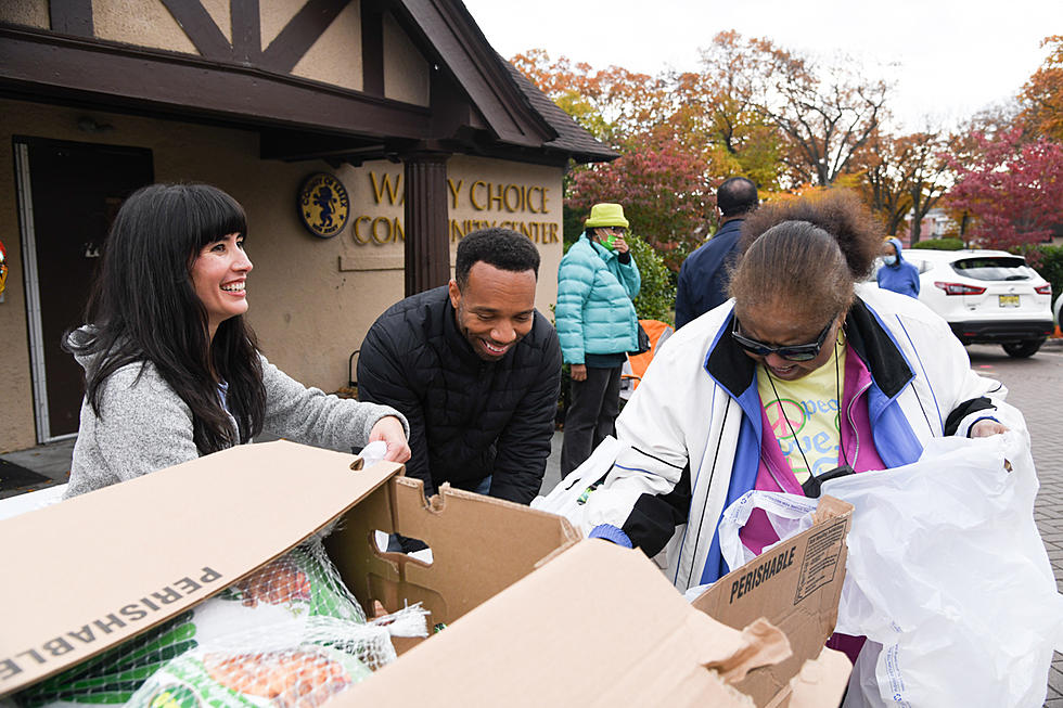 Acts of thanks, and giving — Montclair&#8217;s Taylor family gives away 100 turkeys