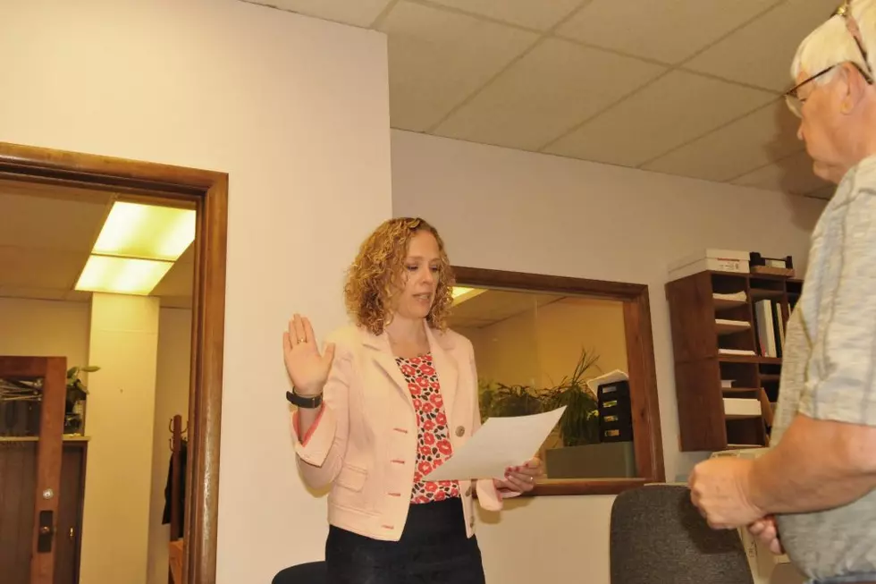 New Hill County attorney takes office; questions remain about past attorney’s conduct