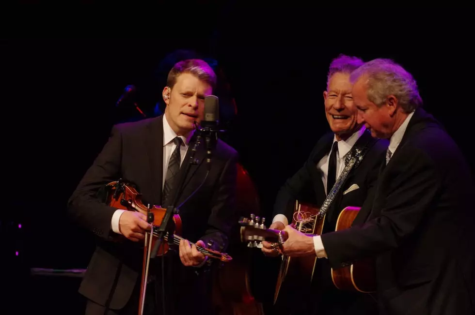 Lyle Lovett still dazzles fans at Wilma with smaller acoustic band