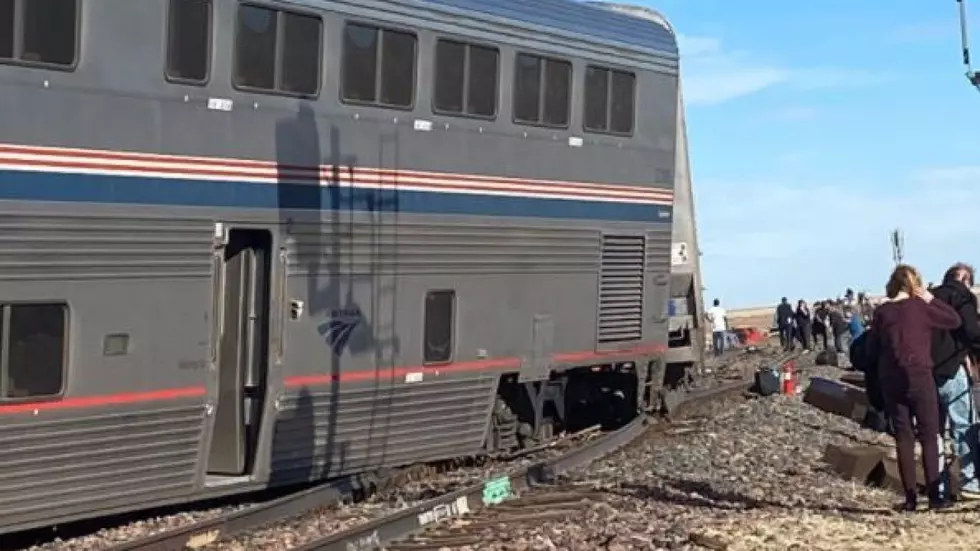 First responders, volunteers praised for response to Amtrak train derailment