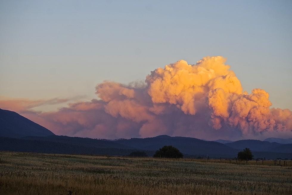 Big Knife fire sends up massive cloud of smoke