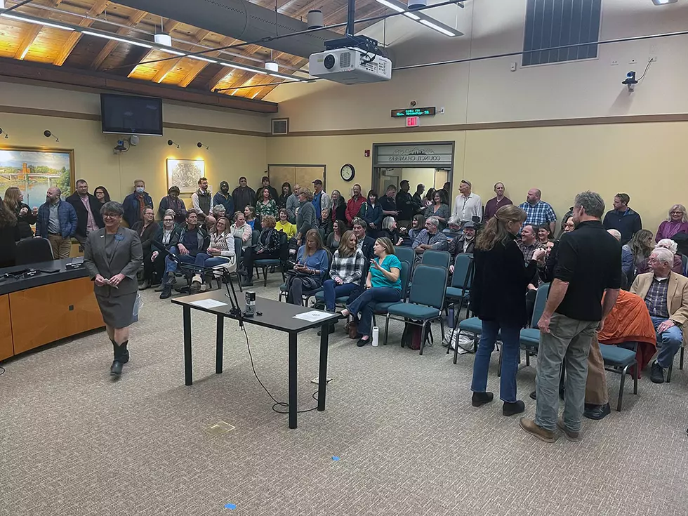 City Council chambers filled Monday to view the swearing in. ((Martin Kidston/Missoula Current)