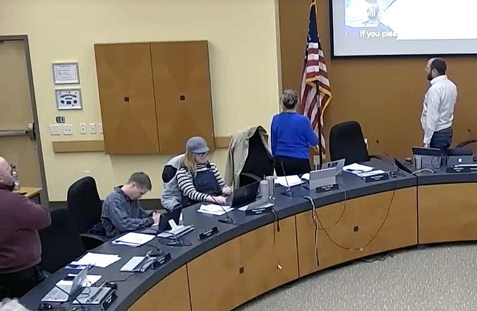 Missoula council members protest by sitting during Pledge