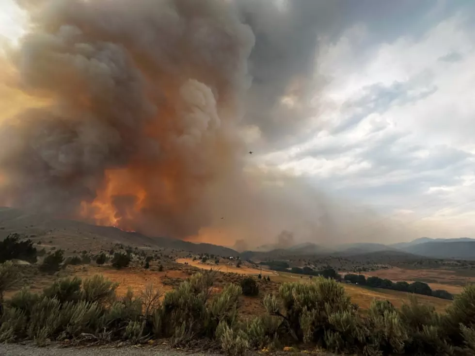 Thousands facing evac orders in Oregon's biggest blaze