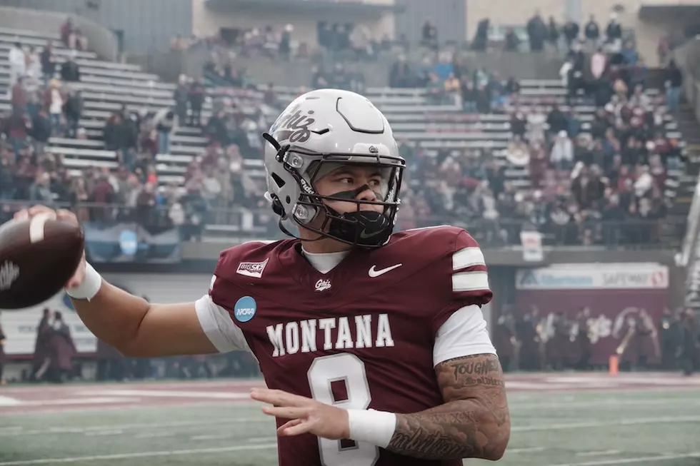 Keali'i Ah Yat warms up before the game. (William Munoz/Missoula Current)