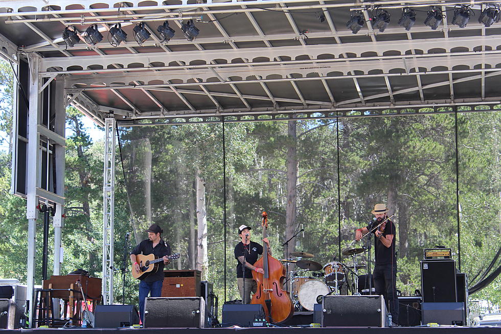 Scratchdog Stringband Takes Beartrap Summer Festival Back in Time [PHOTOS]