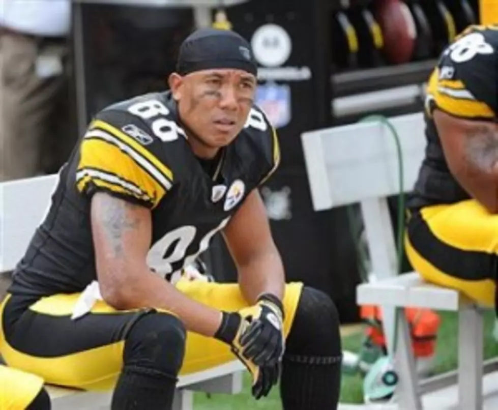 Hines Ward Kicks Off His Cleats