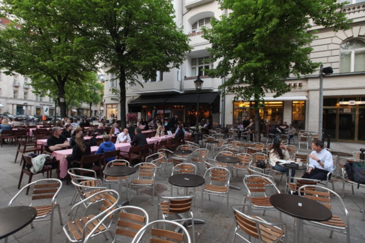 Берлин улица курфюрстендамм Берлин улица курфюрстендамм