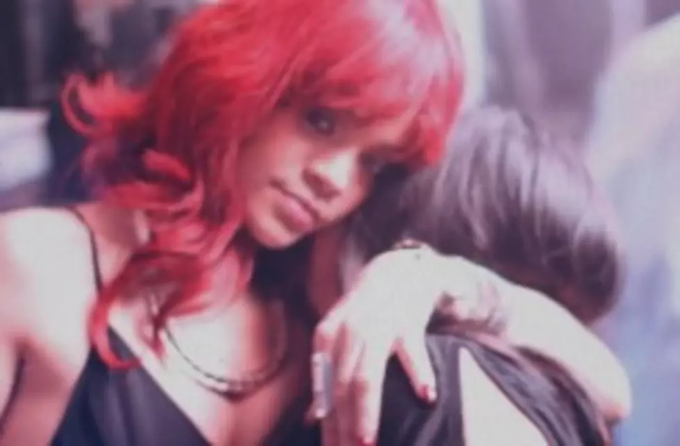 Rihanna&#8217;s &#8220;Cheers (Drink To That)&#8221; Premiere [VIDEO]