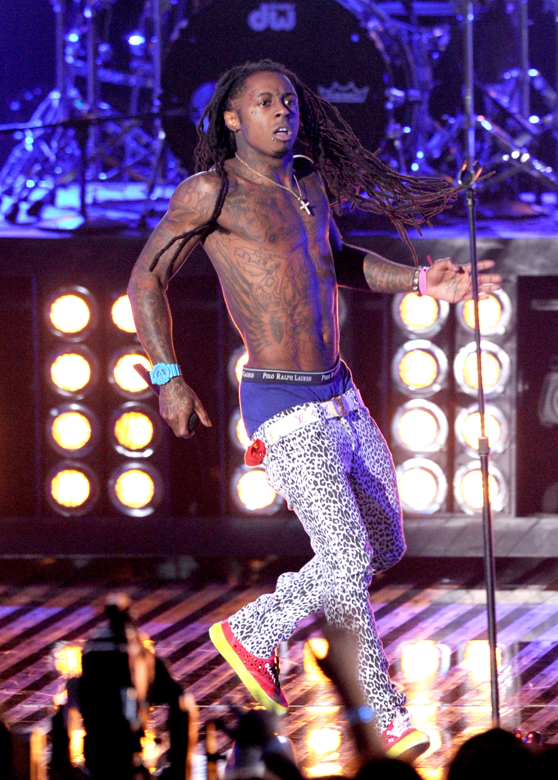 Who Has Twitter Page? Lil' Wayne's Jeggings!