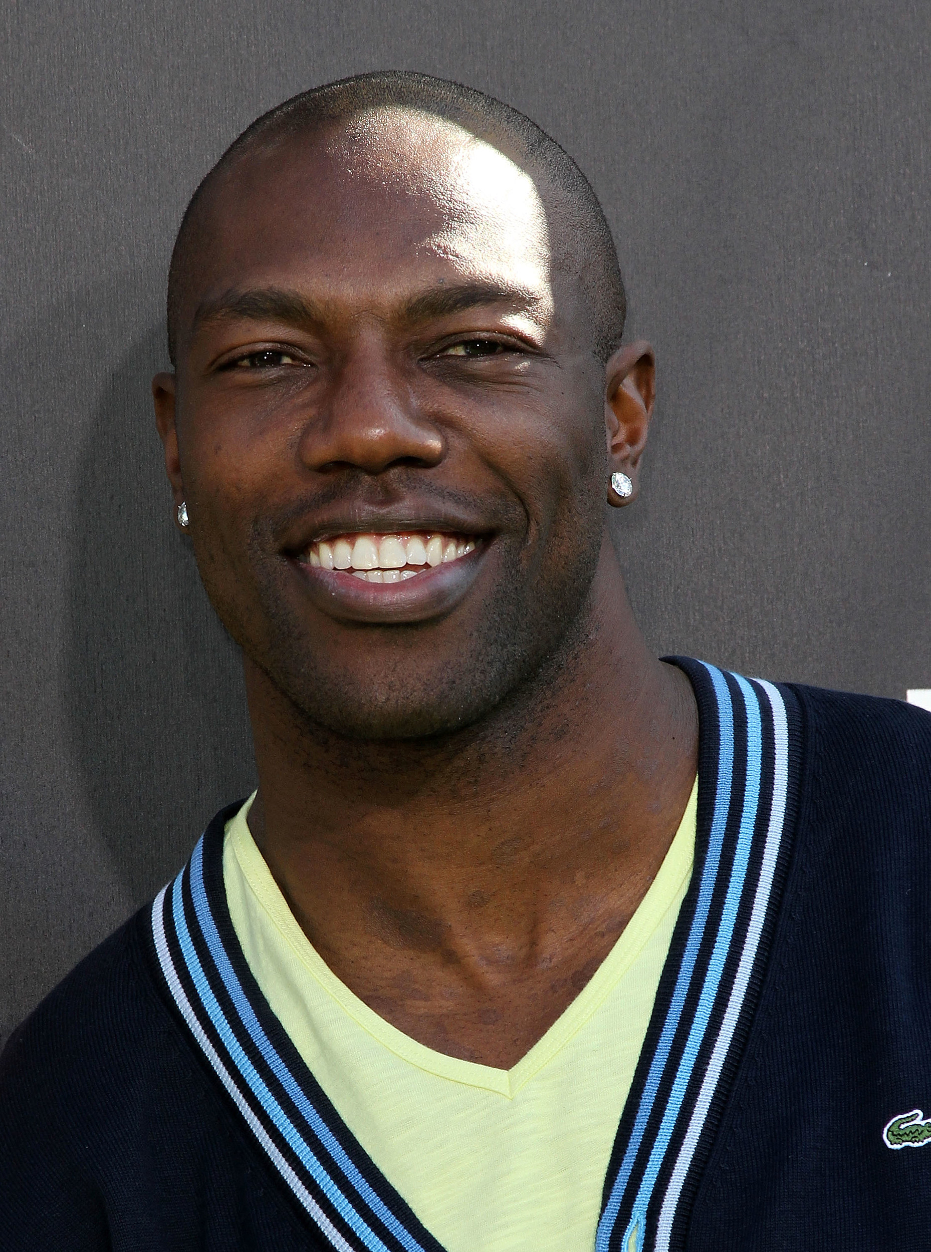 Terrell Owens out for season after knee surgery 