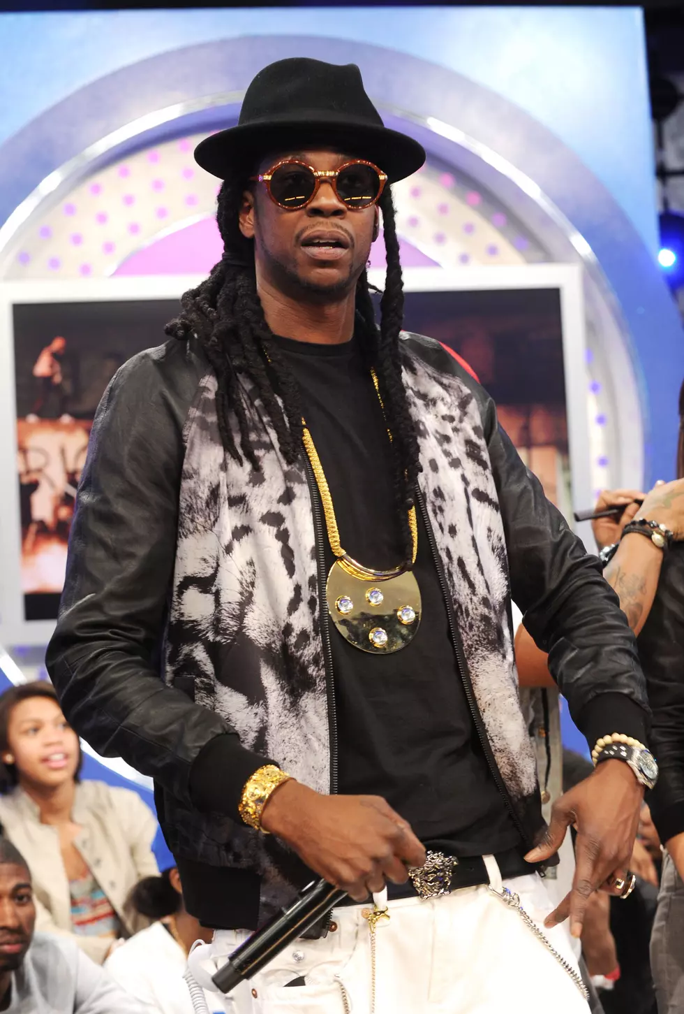 TSA ARREST 2 CHAINZ OVER DOPE KNUCKLE RING [THE BIG DUMMY FILES]