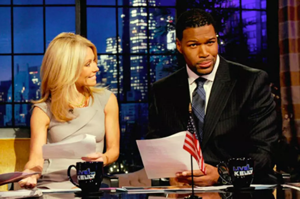 Michael Strahan Does A Mean Kick Line With The Rockettes [VIDEO]