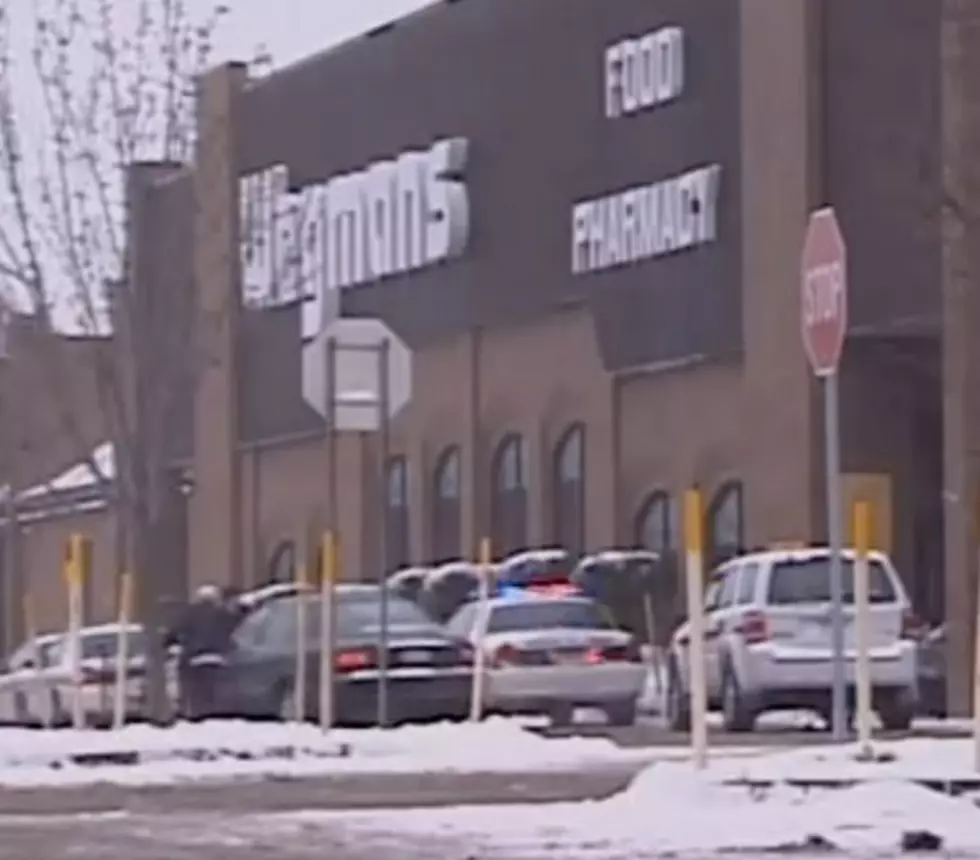 man stabs wife @ wegmans