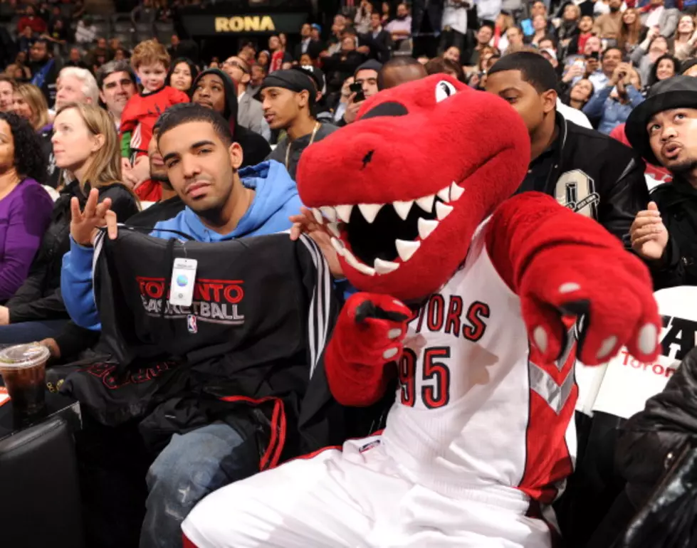 Drake signs deal with Raptors