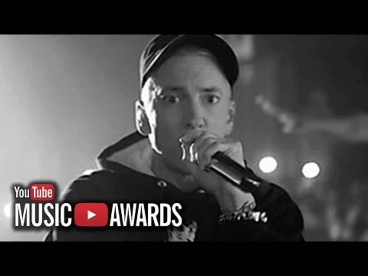 Eminem Raps 100 Words In 15 Secs LIVE At YouTube Awards [VIDEO]