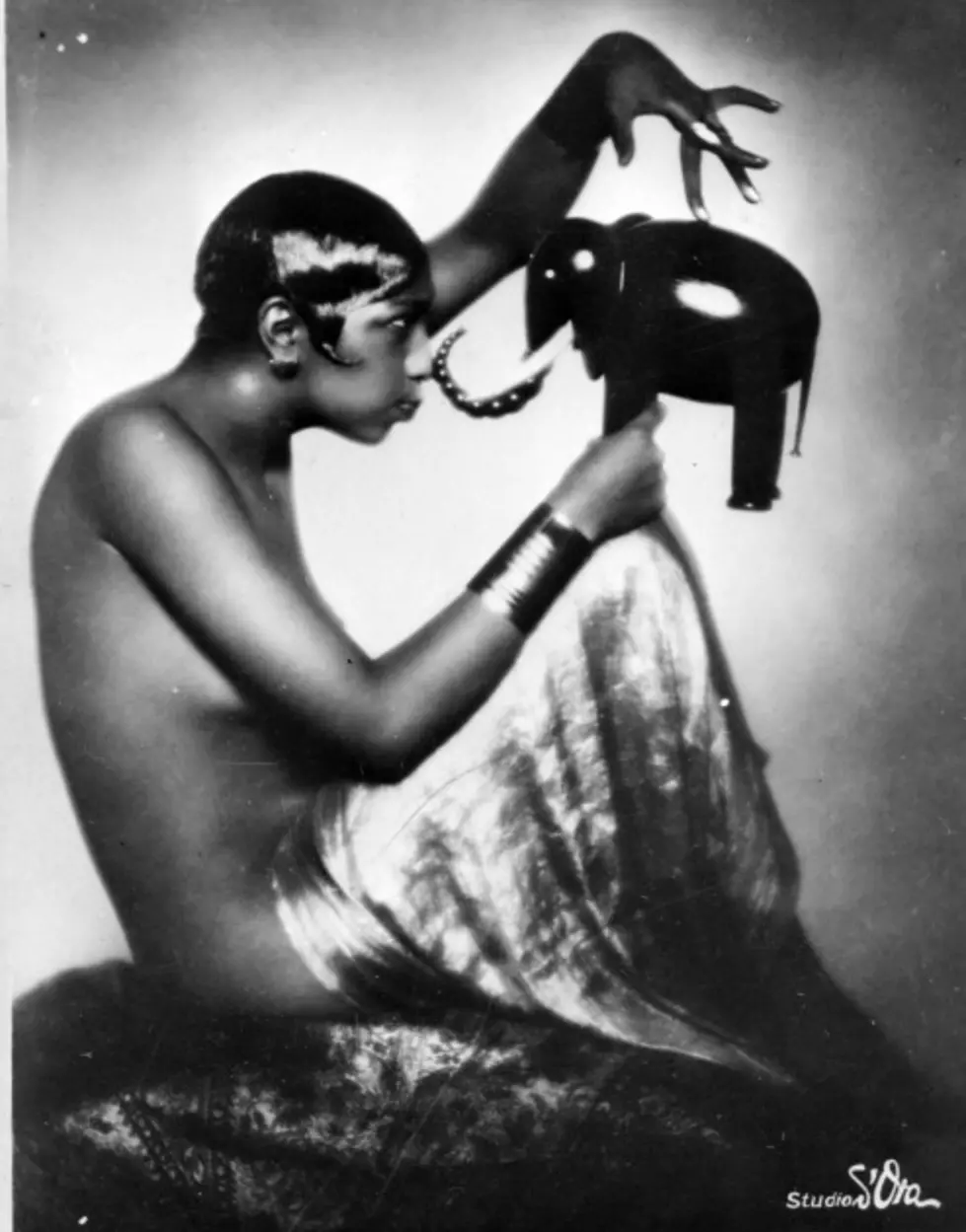 “Throwback Thursday” Alice Barker Harlem Renaissance Dancer See&#8217;s Herself On Film For The First Time