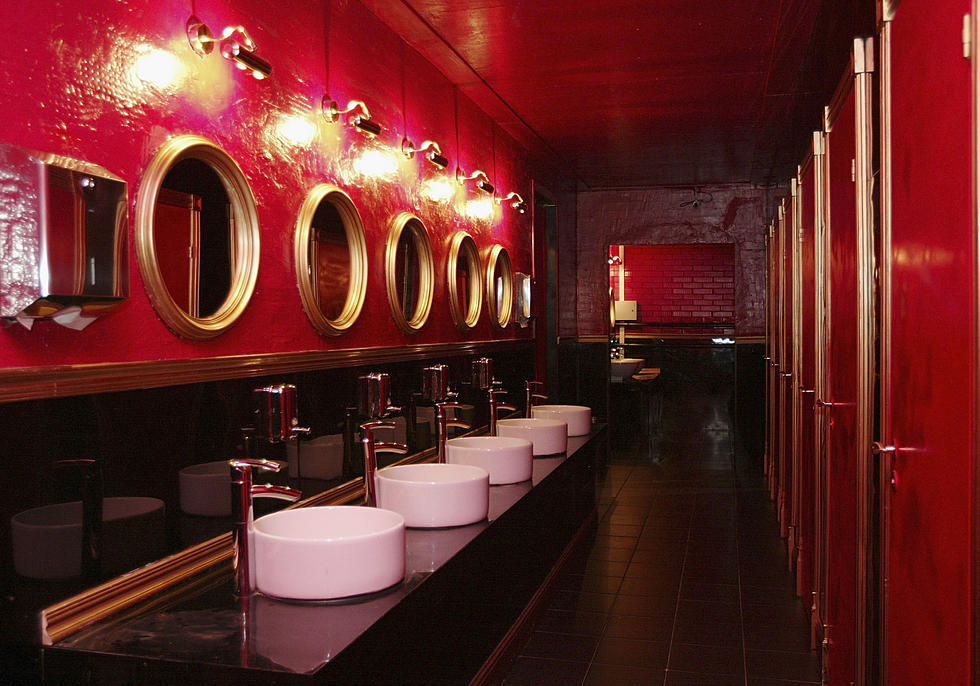 Poll: Should Restaurants Allow the Use of Their Bathrooms to Non-Customers?