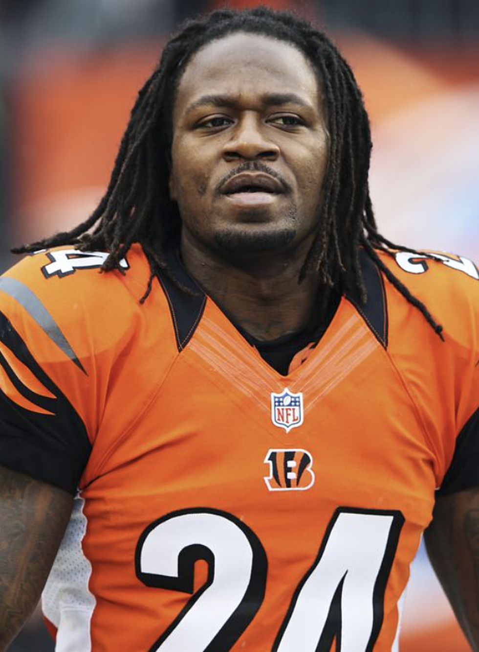 Adam “Pacman” Jones Fist Fight In Atlanta Airport! Video outside