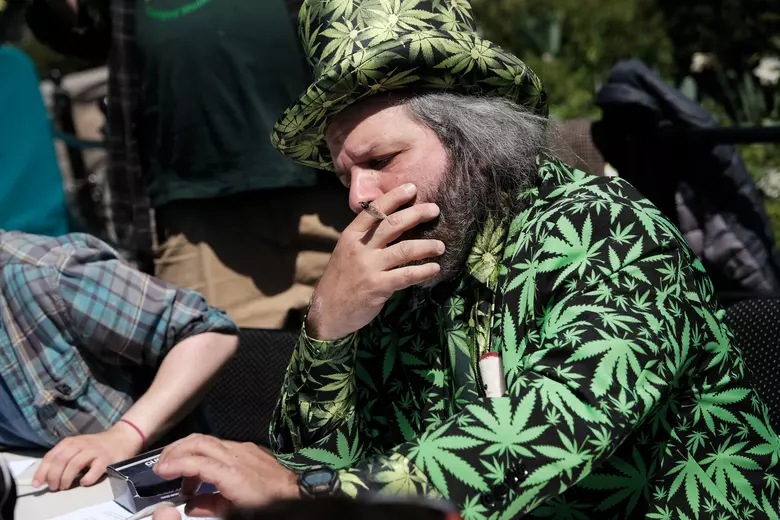 Marijuana Activists Hand Out Free Joints To Vaccinated New Yorkers