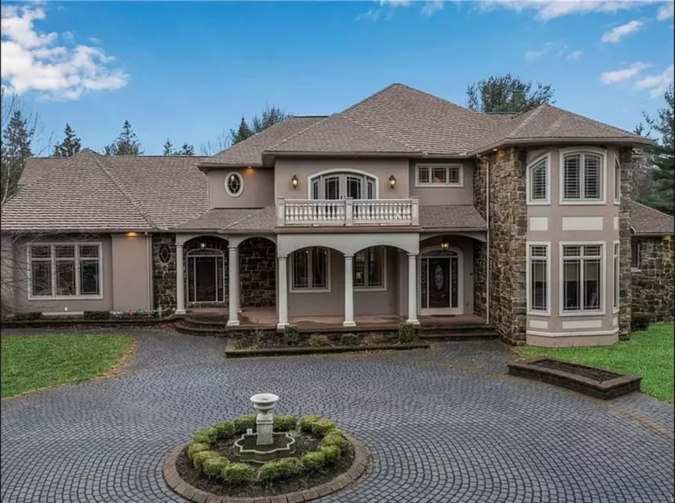 Zillow / Hunt Real Estate ERA / Triantafilia R Kollidas 716-866-8238