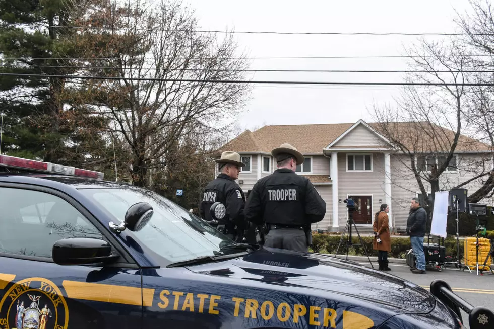 NY Trooper Fighting Violent Suspect Helped By Motorists