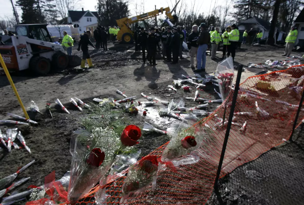 Continental Plane Crashes Into Buffalo Suburb
