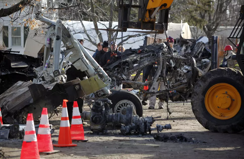 Continental Plane Crashes Into Buffalo Suburb